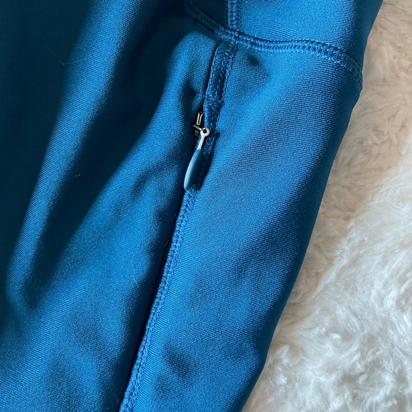 Under Armour womens capris workout pants - Picture 5 of 6